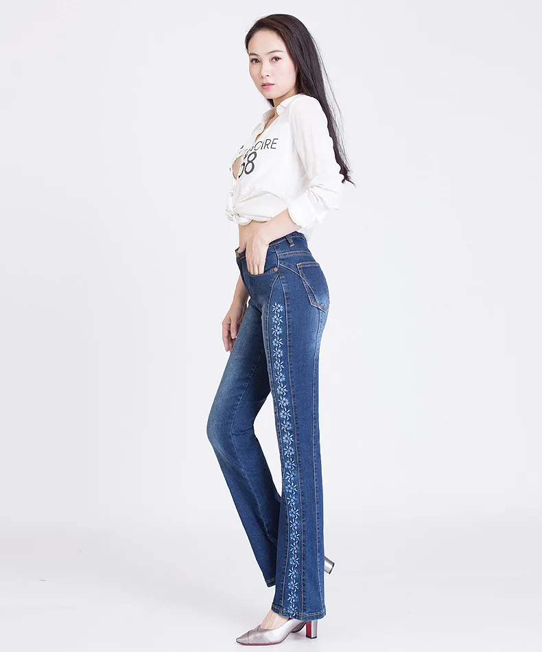Джинсы с вышивкой для женщин с высокой талией большого размера, расклешенные брюки отбеленные длинные широкие джинсовые тонкие винтажные дизайнерские брюки женские