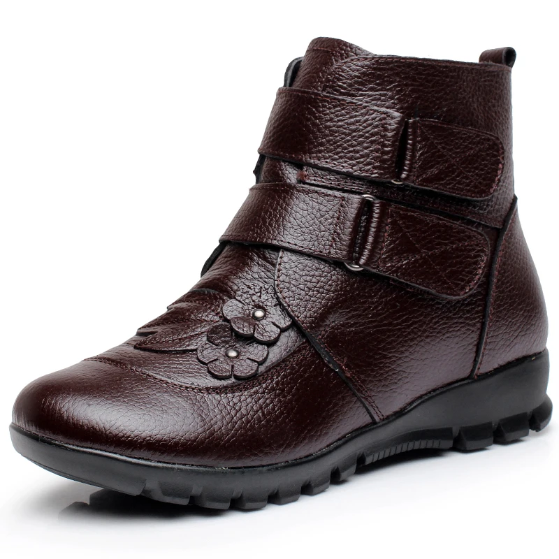 Online Botas al tobillo de mujer de cuero genuino de invierno OUKAH 2019 botas de nieve cortas de cuero de vaca a prueba de agua de flor plana negra