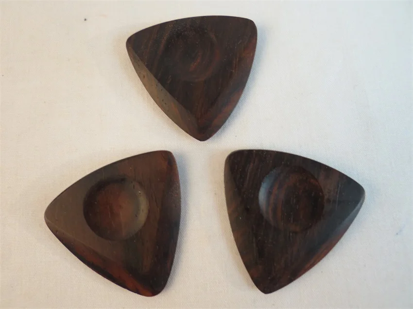 

3Pcs Solid rosewood humanize Guitar Pick,material thickness:0.12"(3mm)