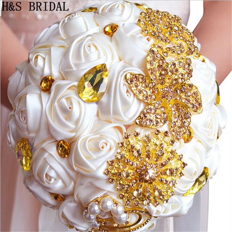 Бело золотой букет. Букет с золотом. Самый роскошный свадебный букет. Букет невесты золото. Свадебный букет золотой