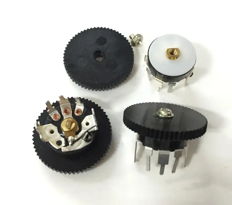 Original new 100 Yao Pu 12 type rotary dial potentiometer with switch