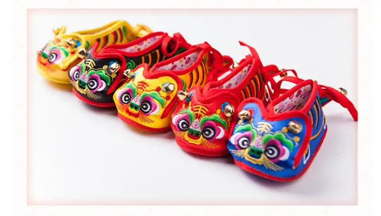 Ручная работа хлопок мягкая обувь для младенцев Китай традиционный стиль вышивка ботинки с тигром для маленьких мальчиков и девочек 1-й день рождения