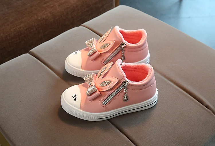 CNFSNJ/Новинка года; брендовая зимняя обувь для девочек; модные кожаные туфли в горошек в стиле ретро; Цвет черный, розовый, красный; обувь для мальчиков с кроличьими бриллиантами; 23-31