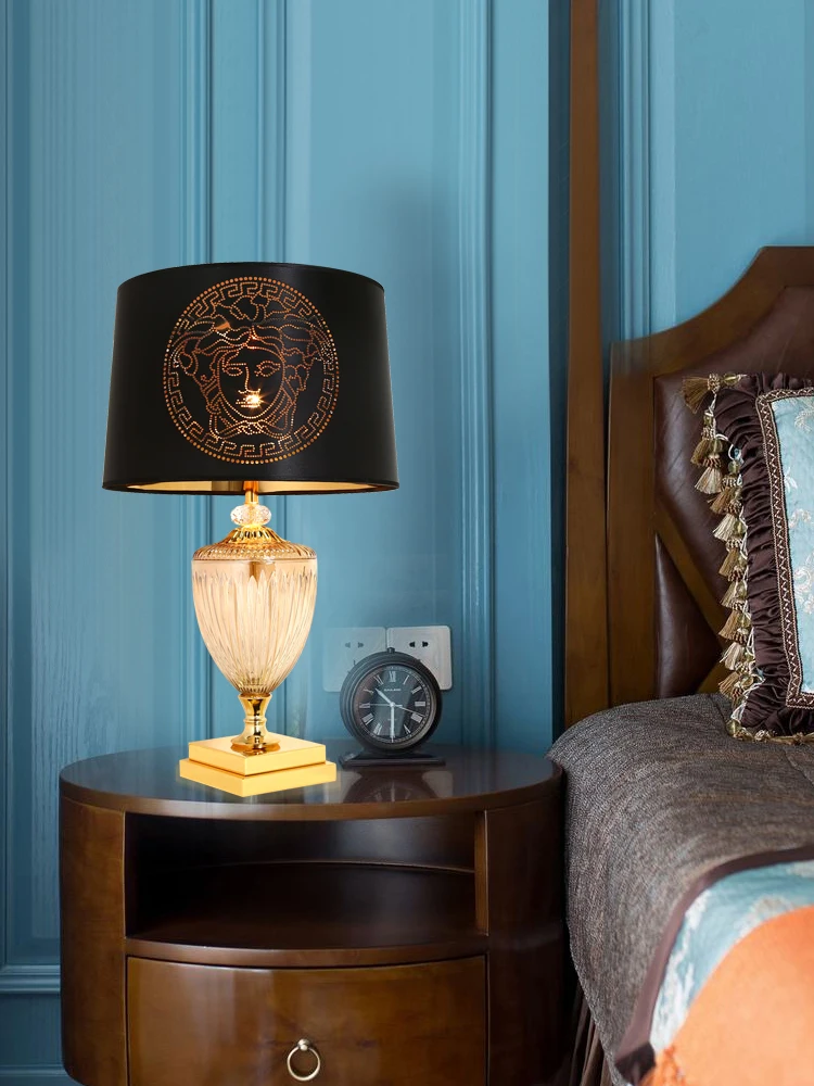 Настольная лампа Современная Гостиная креативная прикроватная настольная лампа для спальни американская Роскошная Диванный кофейный столик лампа для гостиной