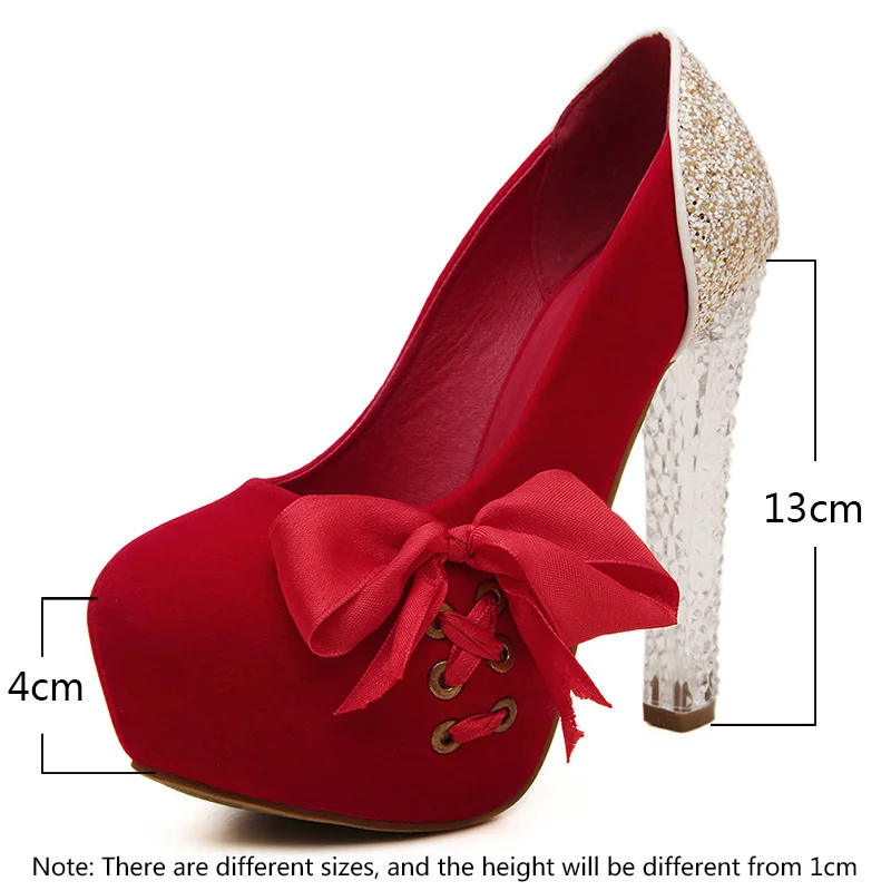 Красные пикантные туфли на высоком каблуке, украшенные стразами и блестками; туфли на платформе с круглым закрытым носком и бантом из ленты; розовые туфли-лодочки на высоком каблуке и платформе; Свадебная обувь