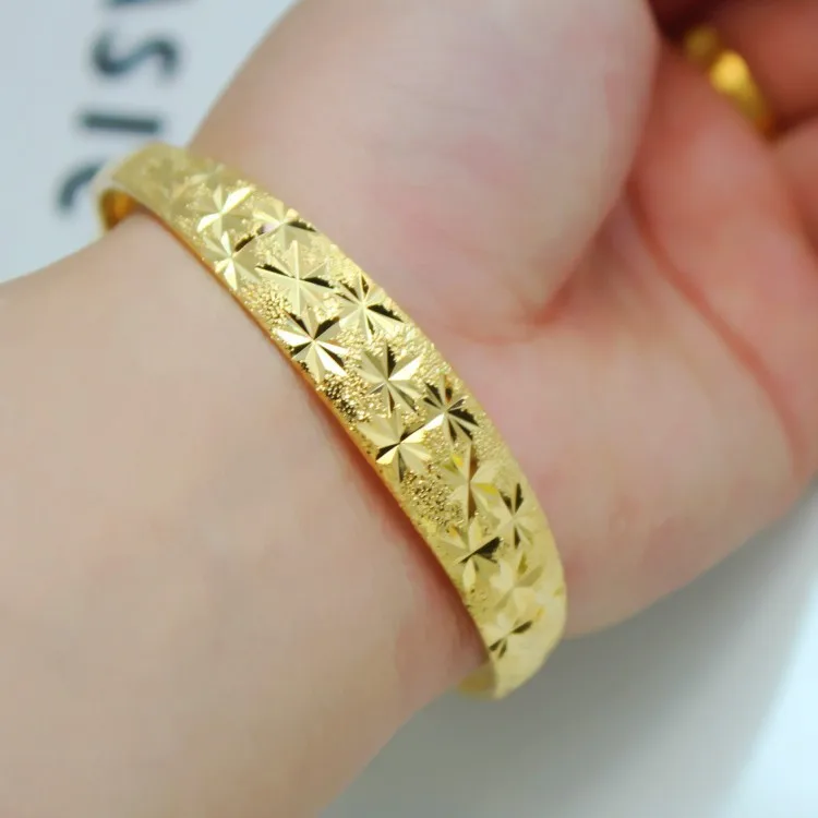 

Chic Carved Stars Bangle Yellow Gold Filled Vintage Women's Stretchable Bangle Jewelry Gift