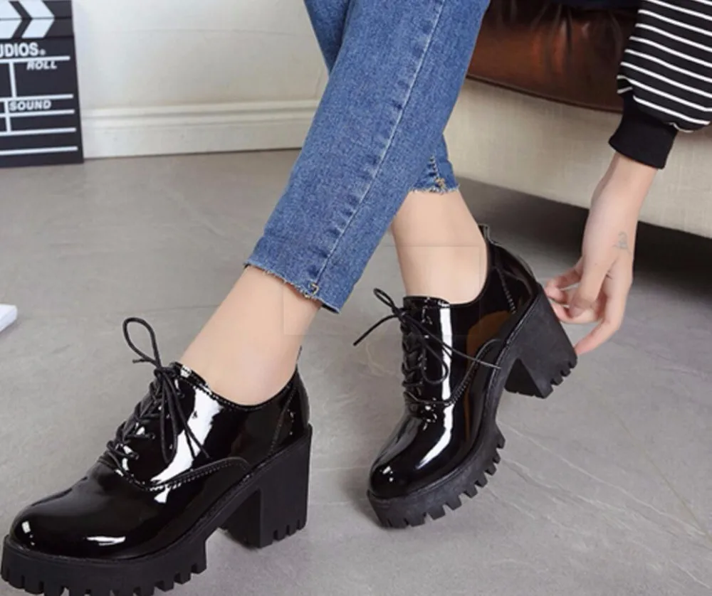 

2018 spring new bright skin high heels and thick bottom waterproof platform British women's shoes with black leather shoes