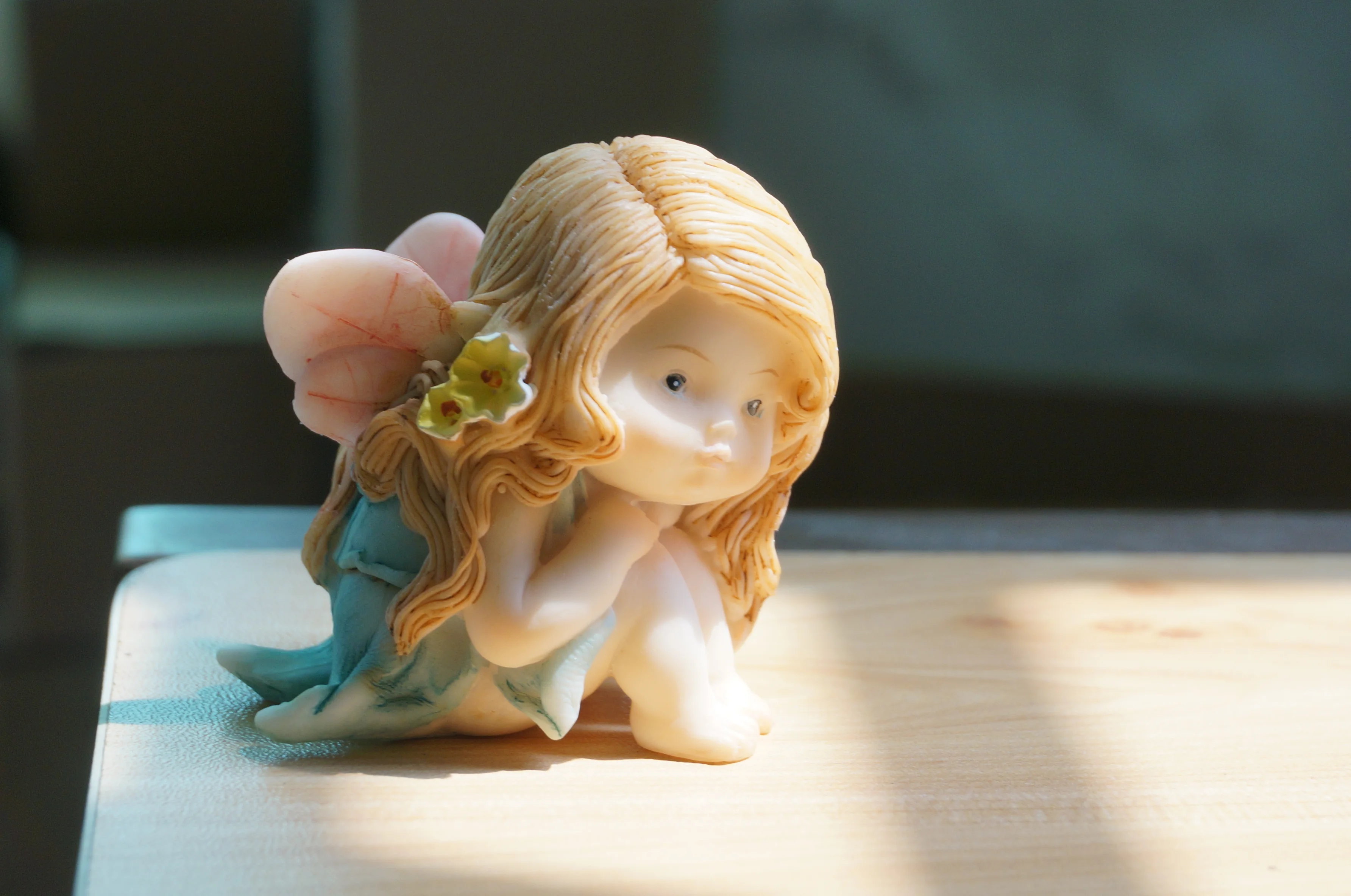 

Fairy Garden Miniature Little Fairy Girl Sitting, Table cabinet arrangement Supplies Fairy Garden Miniature Accessories