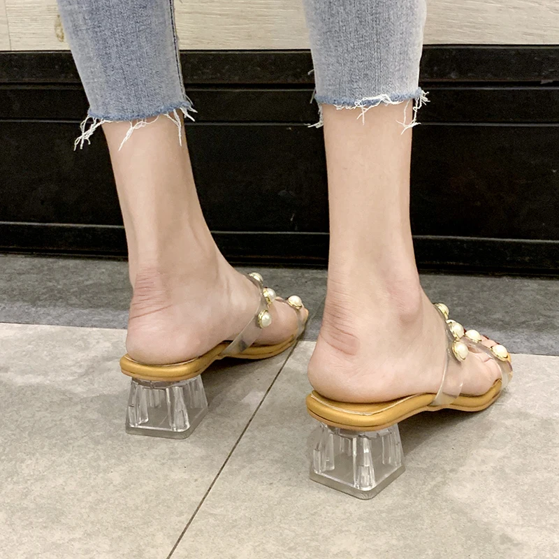 Модные жемчужные Для женщин босоножки на высоком каблуке тапочки пикантные туфли с открытым носком прозрачная обувь для вечеринок женщина летом скольжения на пляжные тапочки шлепанцы