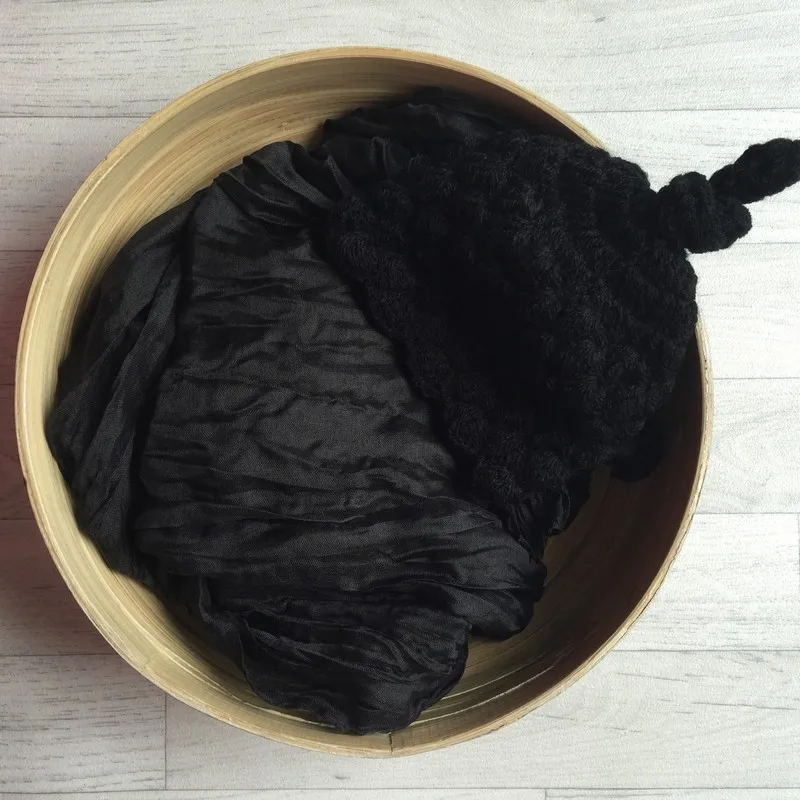 noir-set-wrap-coton-bonnet-seance-photo-nouveaux-nes-ref16