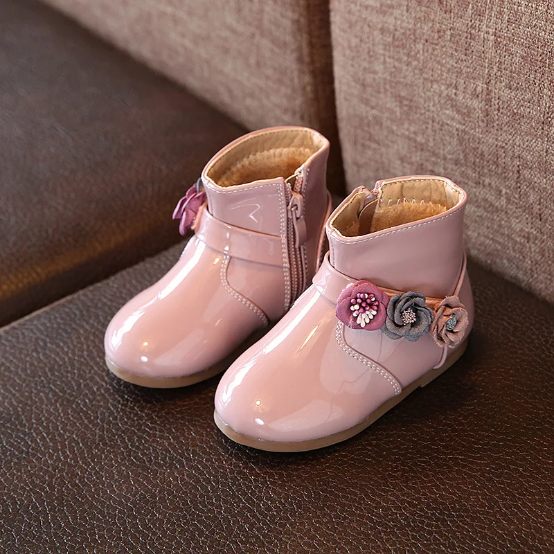 Autumn New Baby Girls Fashion Boots Baby Shoes Cute Flower Leather Low Heeled Boots for Baby Girls Pink Black Color