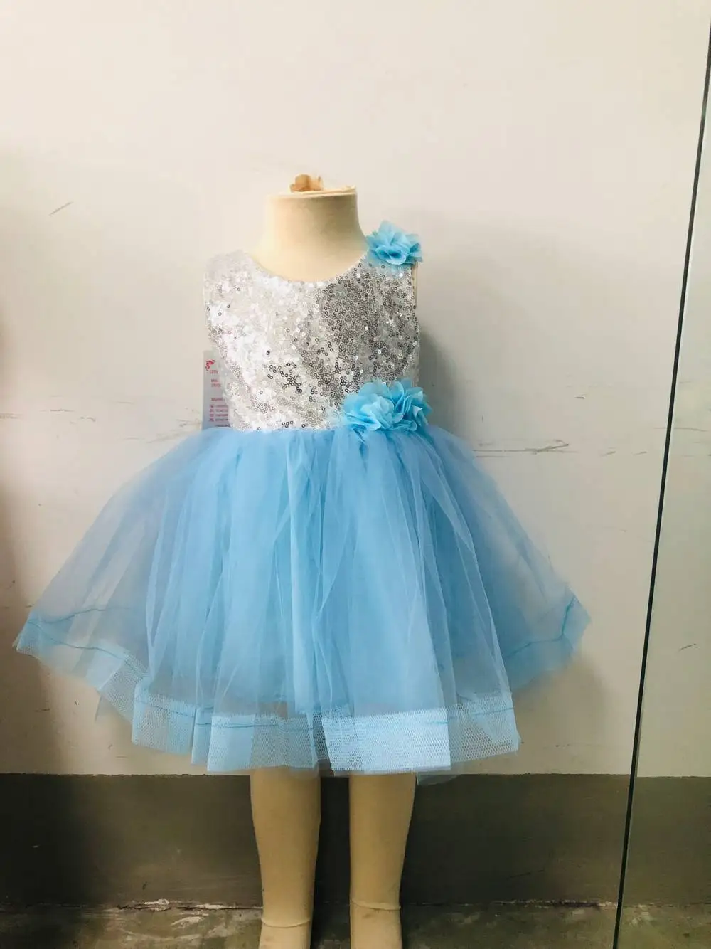 Милое От 3 до 8 лет праздничное платье принцессы для маленьких девочек Голубое Кружевное Платье-пачка из тюля без рукавов в стиле пэчворк с блестками и цветами