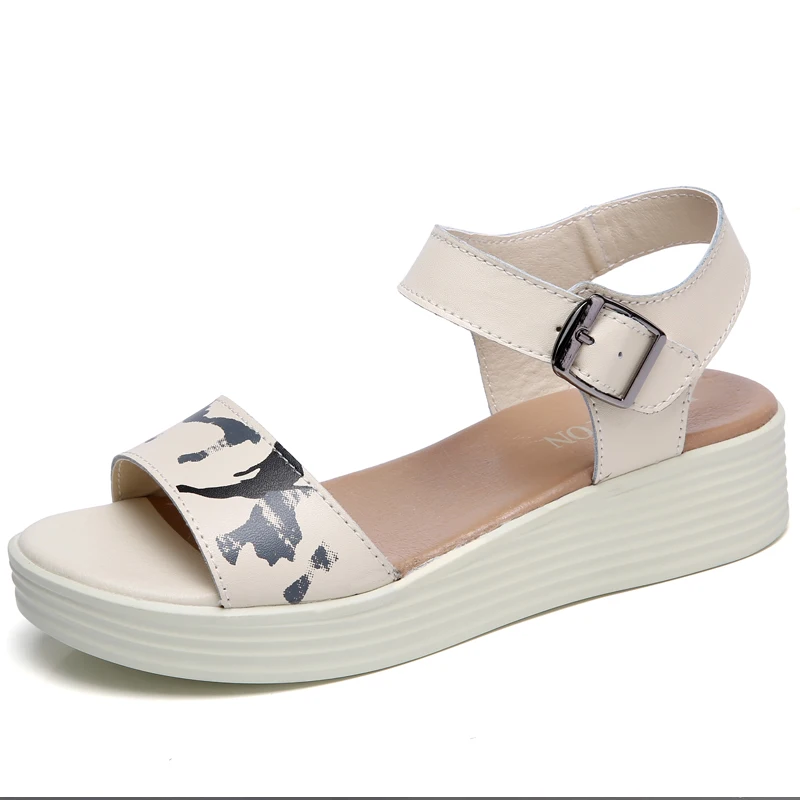 

Fahion Camouflage women sandals summer flat with platforms ladies casual shoes retro size 35-40 woman sandal Free Shipping