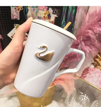 

OUSSIRRO Emboss Gold Swan Ceramic Mugs Cute Animal Coffee Mug Spoon an cover Tea Pot Cup Birthday Gift Decoration