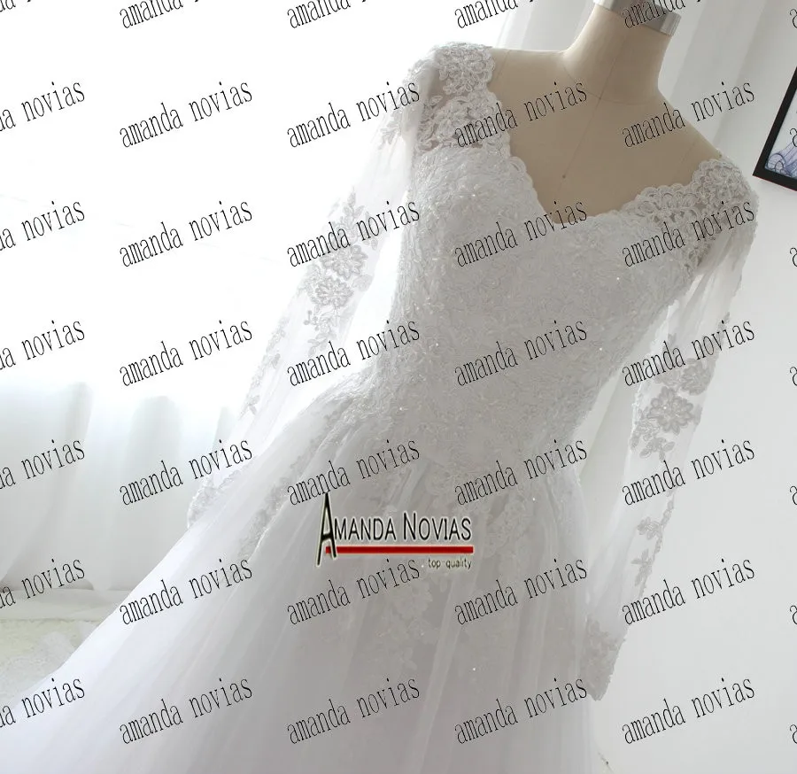 Заказ Глубокий V Средства ухода за кожей Шеи Кружево аппликации с длинным рукавом линия Свадебные платья