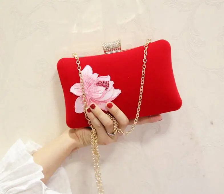 

2019 Vintage Embroidery Rose Printed Floral Women Evening Bag Pink Black Evening Bag Messenger Chain Shoulder Small Handbags