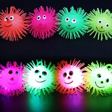 Новинка 50 шт./партия светодиодные Мячи попрыгуны мягкие резиновые светящиеся улыбающийся мяч вспышка светящийся прыжок пушистый шар игрушки для вечерние поставки