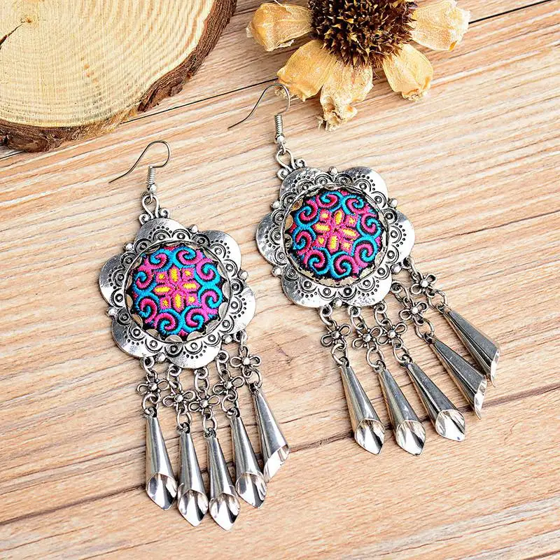 

Ethnic Red&Blue Flower Shape Nationality Dangle Earrings For Women Embroidery Shape Alloy Indian Tassel Earrings Tibetan Jewelry