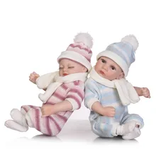 Bebés reborn con gorro y bufanda