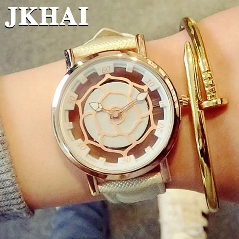 

The Men's Fashion Watch South Korea Version of Golden Belt Water Personality non Mechanical Couple Watches Quartz
