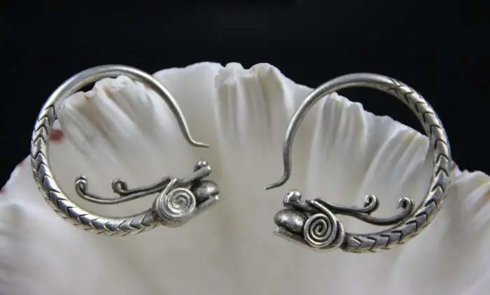 

Tribal Exotic Chinese Handmade Miao Silver Earring