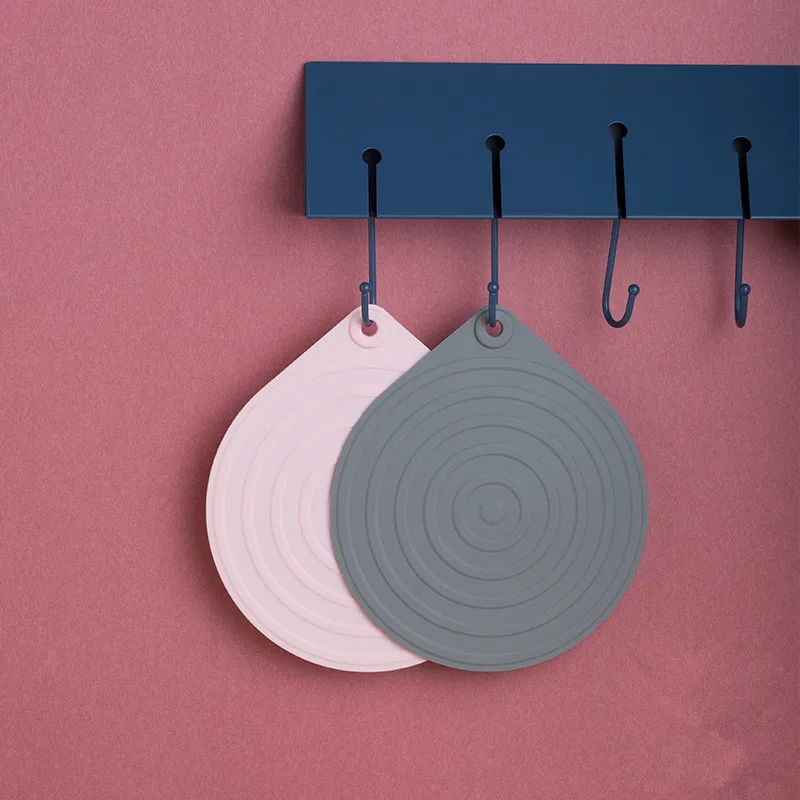 Thick Silicone Heat Resistant Pads Water Drop Shape Dining Table