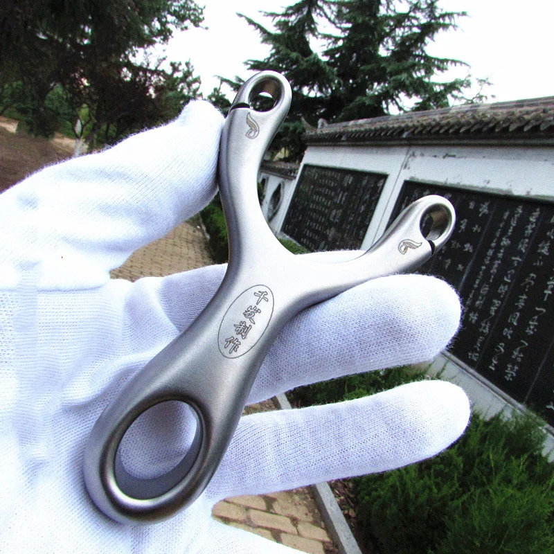 

Powerful Slingshot Catapult Hunting Titanium alloy Cutting with Rubber Band Sight Outdoor Shooting Game new 2019
