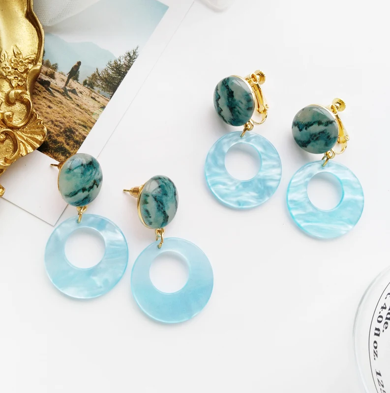 

Free Shipping New Sweet Cute Light Blue Round Resin Earring
