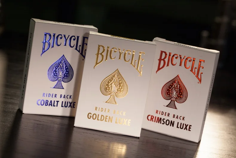 Regular de Luxo Cartões de Truques de Mágica Baralho Bicycle Rider Voltar Coralt 1 Carmesim Ouro Luxe Decks Jogando Cartas Padrão Adereços Magia 2 Jogos de cartas