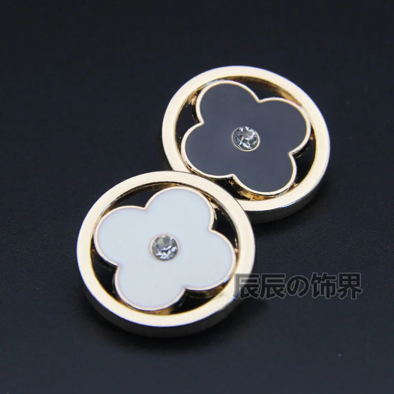 

30pcs lot shiny gold 23mm black or white enamel casted metal crystal flower charm shank button fashion garment accessories