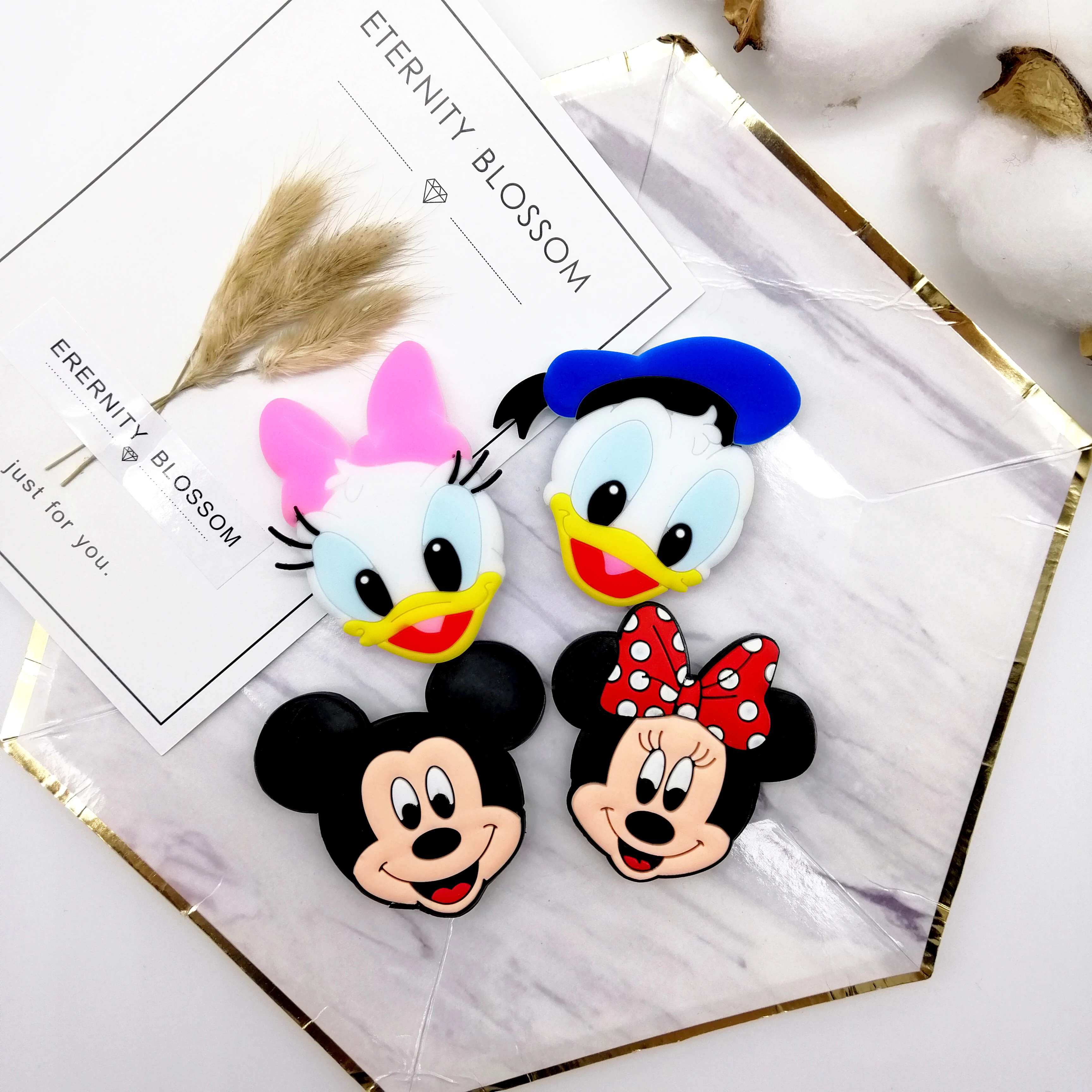 Silicone socket Cartoon Phone Holder Expanding Stand Finger Holder For Samsung Xiaomi universal phone Stand car phone Holder Silicone socket Cartoon Phone Holder Expanding Stand Finger Holder For Samsung Xiaomi universal phone Stand car phone Holder