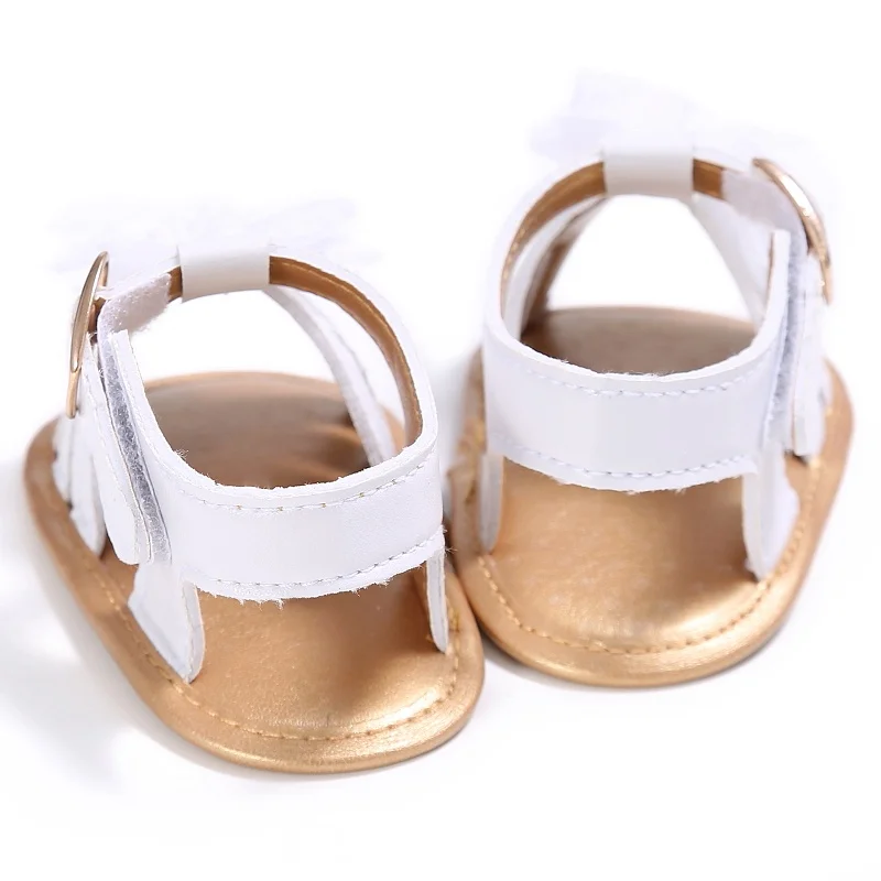 Обувь для новорожденных девочек; милые летние дышащие сандалии из искусственной кожи с вырезами; мягкая обувь с цветком для малышей
