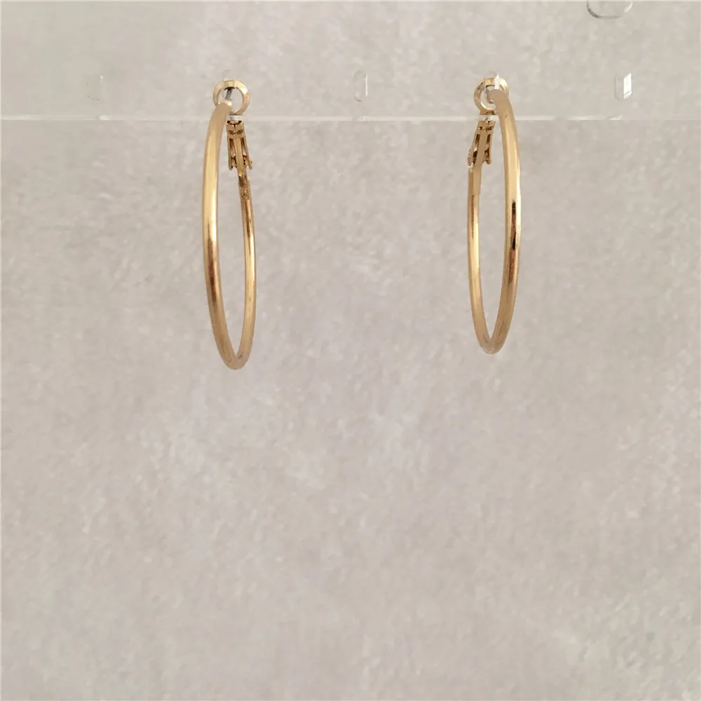 

TRENDY GOLD COLOR SIMPLE BASIC ROUND HOOP CLUTCH EARRING FOR WOMAN GIRL