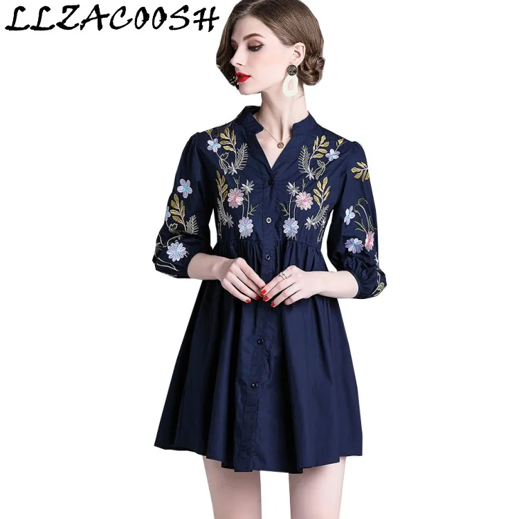 

2019 spring New fashion flowers Embroidery Shirt Woman V-Neck Three quarters Sleeve Blue Long Blouse Tops blusas chemise femme