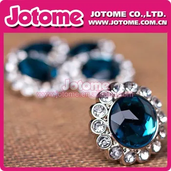 

Retro Plastic Rhinestone Button With Pearl For Hair Flower Wedding Invitation