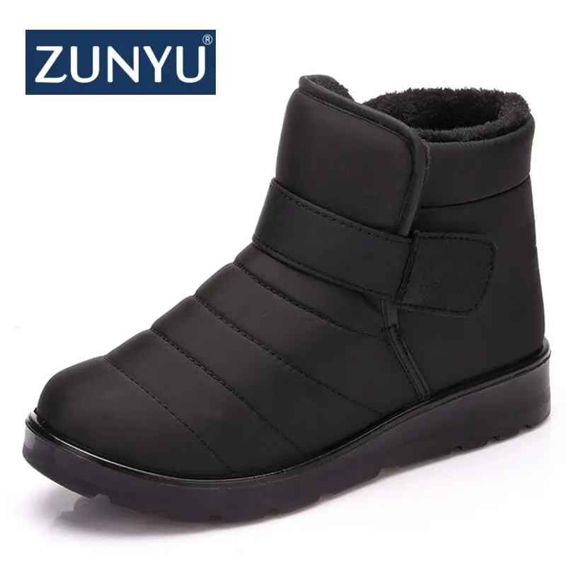 Prix ZUNYU Nouvelle Mode Hommes Bottes Haute Qualité Imperméable Cheville Neige Bottes Chaussures Chaudes De Fourrure En Peluche Crochet et Boucle D hiver Chaussures livraison Gratuite