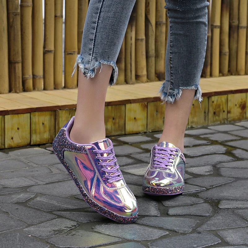 

Thestron Women Sneakers Casual Fashion Ladies Shoes Golden Shoes Black White Female Shoes Footwear Size 36-41 Walking 2019 New