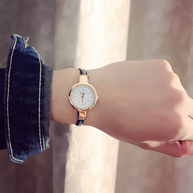New Fashion Watch Women Simple Elegant Style Leather Strap Small Sliver Dial Cas New Fashion Watch Women Simple Elegant Style Leather Strap Small Sliver Dial Cas