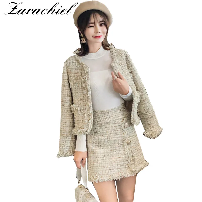 

Elegant Women Two Piece Set Tweed Jacket and Gold Button Skirt Suit Set 2019 Winter Long Sleeve Fringed Tassel Woolen Jacket Set