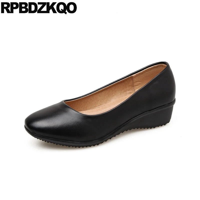 comfortable black work shoes for standing all day
