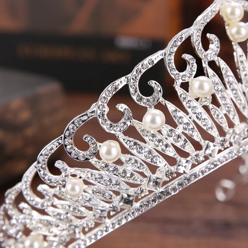 2017-New-Vintage-Luxury-Crystal-Tiara-Delicate-Pearl-Headband-for-Women-Brides-Crown-Wedding-Hair-Accessories (3)