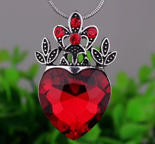 

Silver Plated Crown Necklace Jewelry Descendants Necklace Heart Crown Gift Drop Shipping YPQ0552