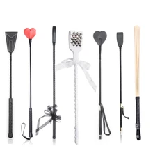 Chicote de cascavéis da escravidão de bdsm, chicote reto do flogger do suporte de couro, vara da colheita da equitação da cana, brinquedos exóticos do sexo do jogo do sm dos trajes