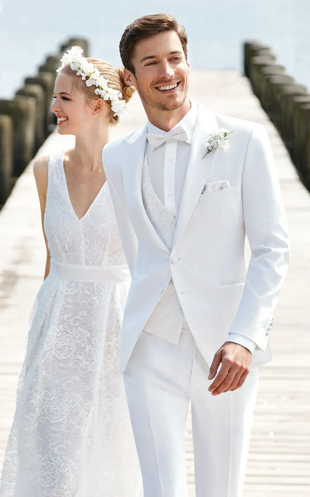 groom white dress