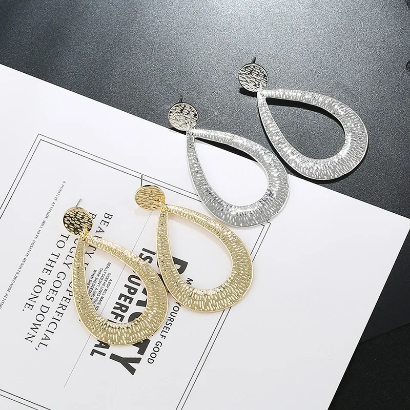 8890864011_1079086986