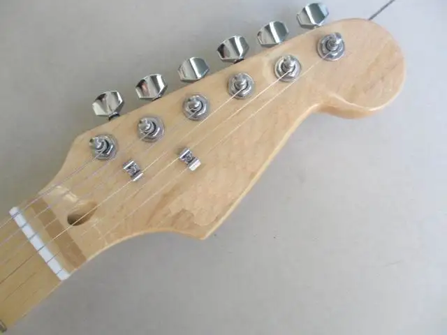 Wholesale New Arrival Cnbald top quality Gold Hardware STR Electric Guitar In Gold Goldtop 131101