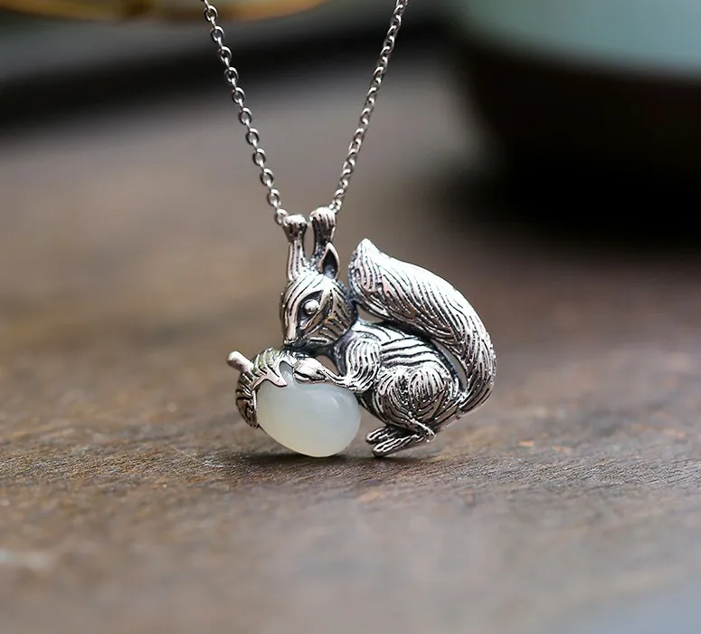 

S925 Silver Natural Hotan White natural stone Mosaic Squirrel Pine Hanging Female Clavicle Chain Hanging