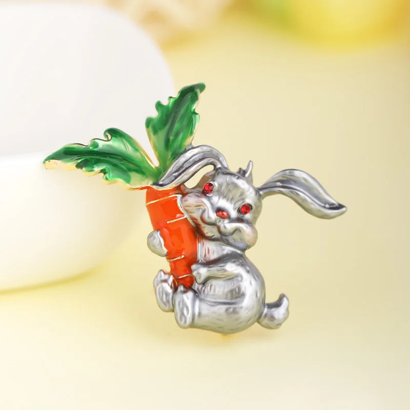 

Madrry Vivid Gray Rabbit With Carrot Brooches For Women Kids Enamel Animal Plant Shape Brooch Collar Clip bags badge kids Gifts