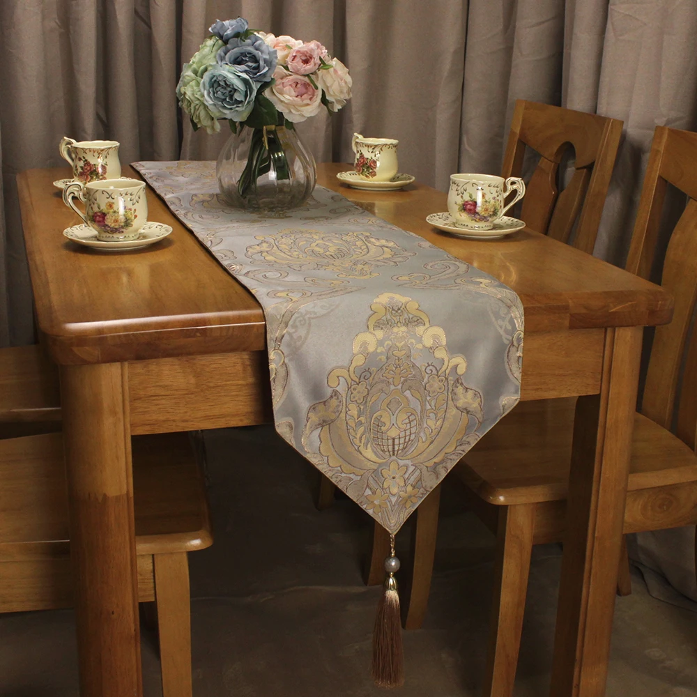 CURCYA European Pattern Fashion Jacquard Classic Table Runner Light