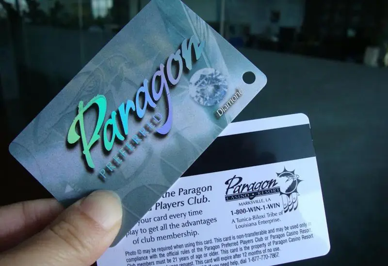 Пластиковые визитки и печать магнитных карт